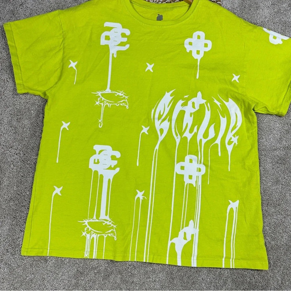 Urban Outfitters Billie Eilish Exclusive Allover Print Tee Baggy Neon Green L - Picture 6 of 16